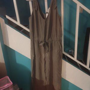 NWT EVEREVE OLIVE GREEN VERY SOFT JUMPSUIT